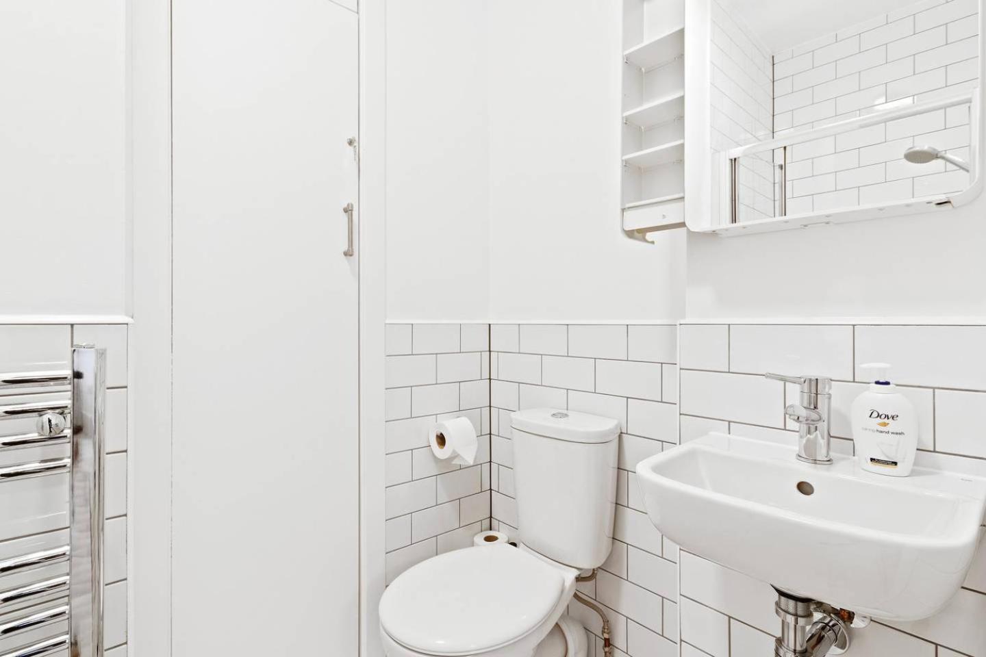 Airy Spacious 1 Bedroom Aprtment With Garden In Brixton Londra Exterior foto