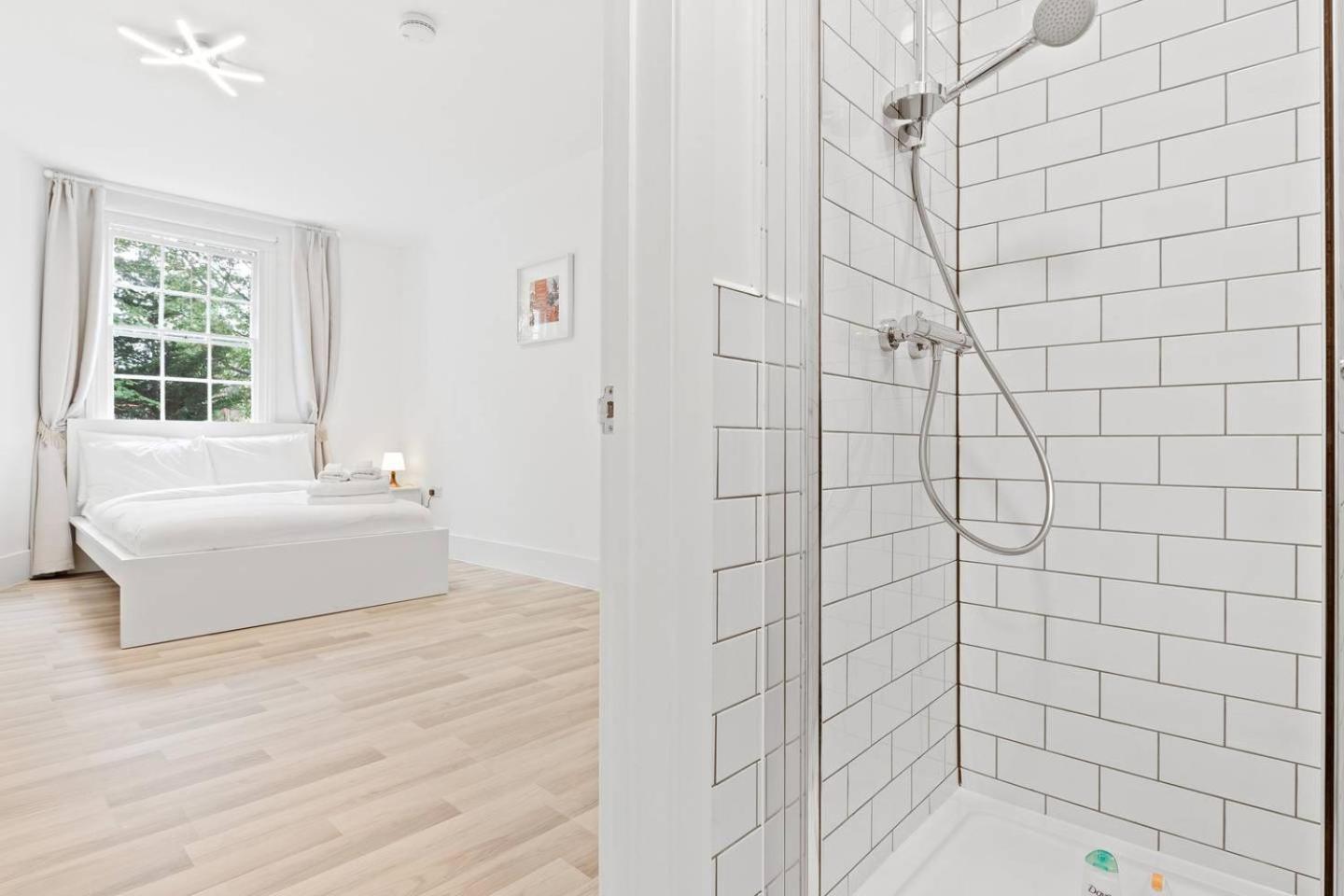 Airy Spacious 1 Bedroom Aprtment With Garden In Brixton Londra Exterior foto