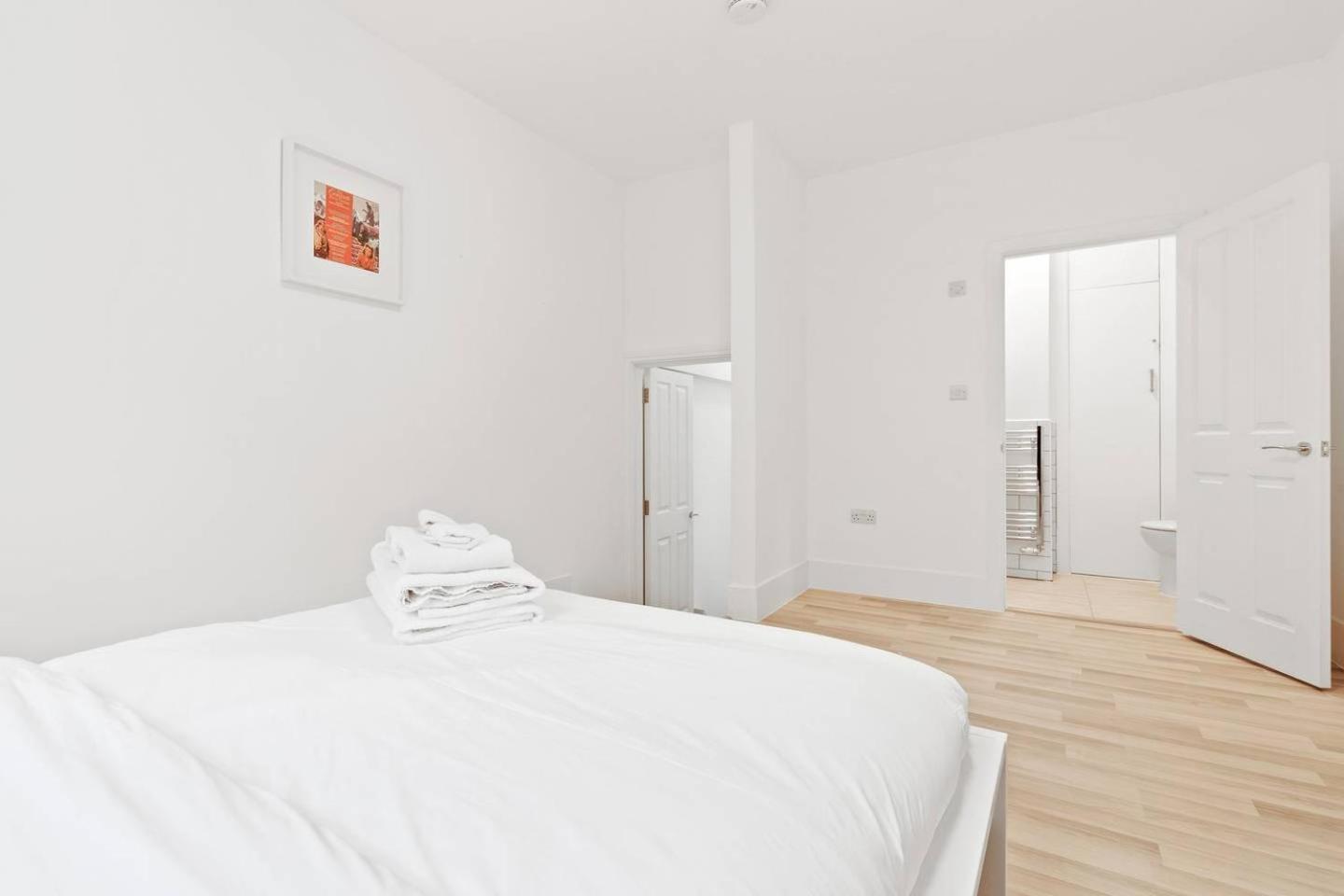 Airy Spacious 1 Bedroom Aprtment With Garden In Brixton Londra Exterior foto